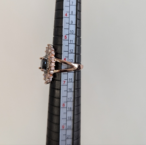 Henri Bendel Onyx Style Sunburst Halo CZ Baguette Art Deco Rose Gold Ring- sz 6½ - Picture 9 of 9